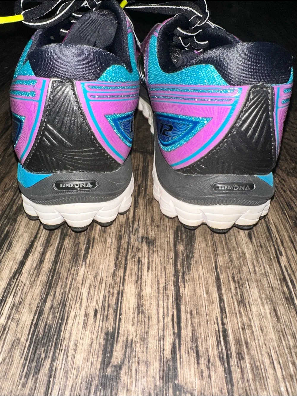 Brooks comfortable women